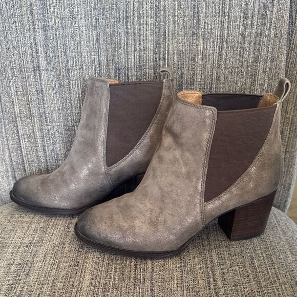 Sofft Pewter Metallic Suede Leather Ankle Boots Block Heel Women’s Size 7.5M EUC - Picture 1 of 12